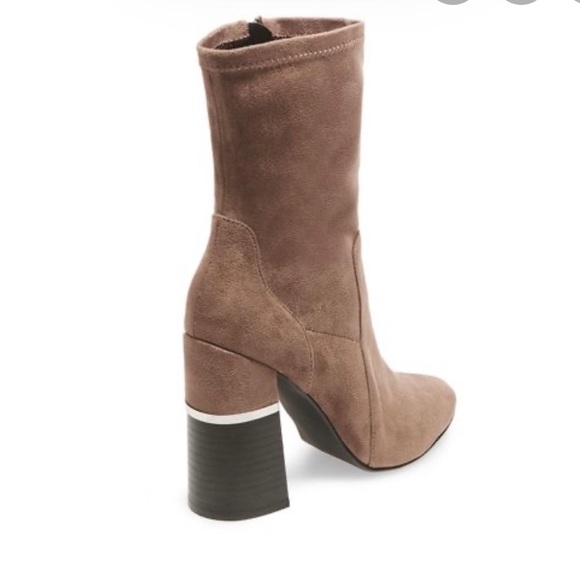 Design Lab Melina Suede Taupe Booties NEW Size7.5 - Picture 2 of 2